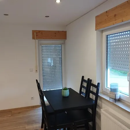 Liv For A Short Break 아파트