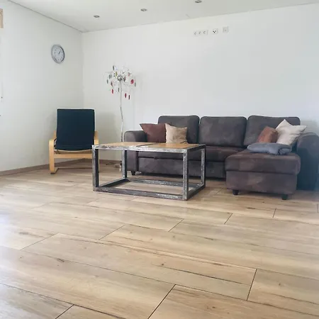 Liv For A Short Break 아파트 *